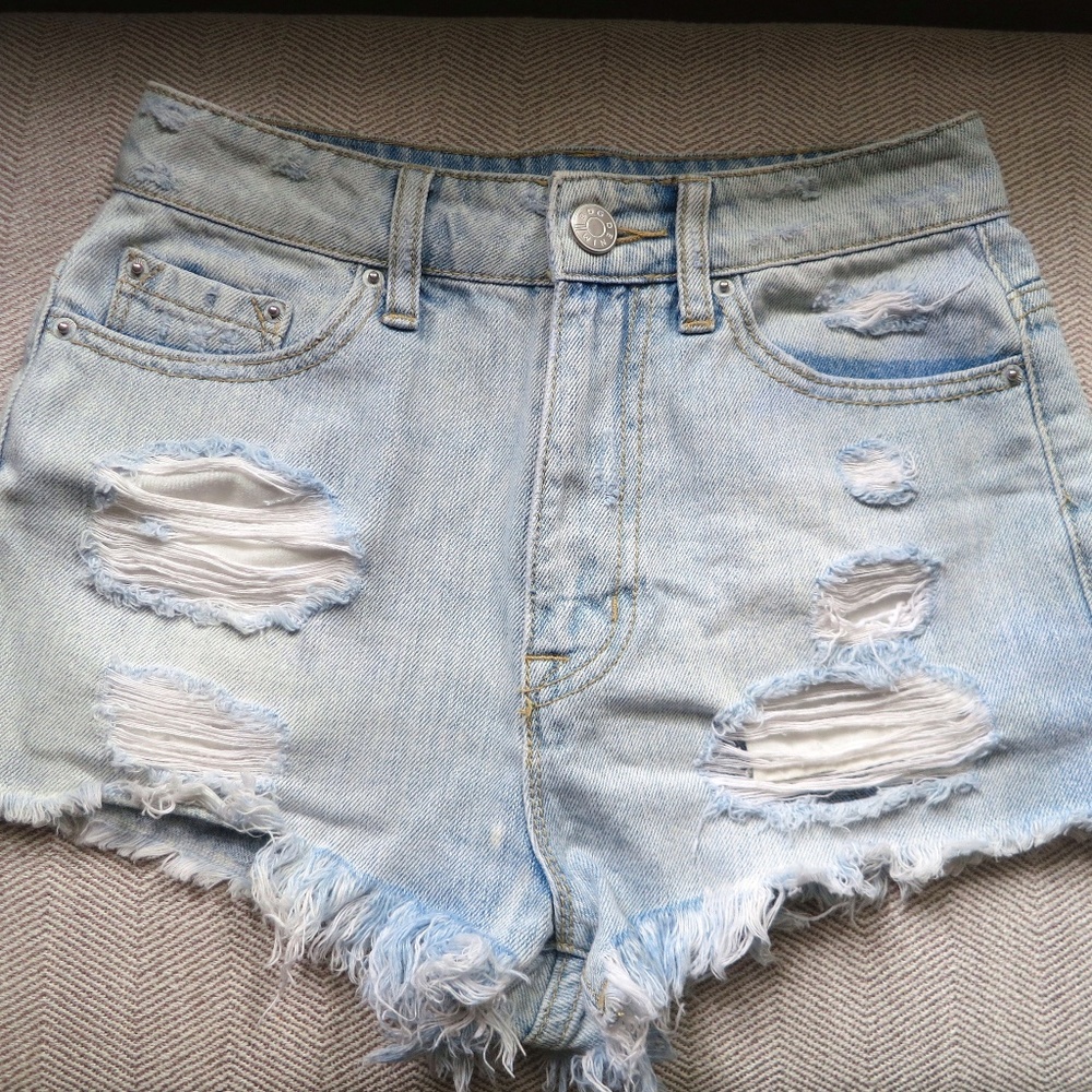 BDG Super High Rise Super Cheeky Ripped Distressed Jean Shorts 24 w XXS